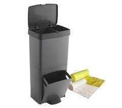 Papelera y bolsas de basura