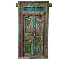Puerta de madera  con acabado artesanal
