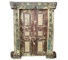 Puerta de madera con acabado artesanal