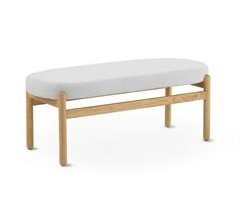 Banqueta tapizada en boucle  con estructura y patas en pino