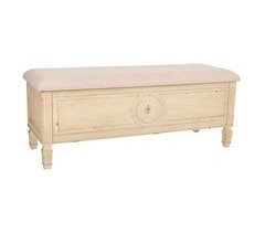Banqueta de madera y acolchada
