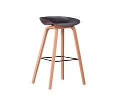Taburete nórdico con patas de madera de haya  - Daxer