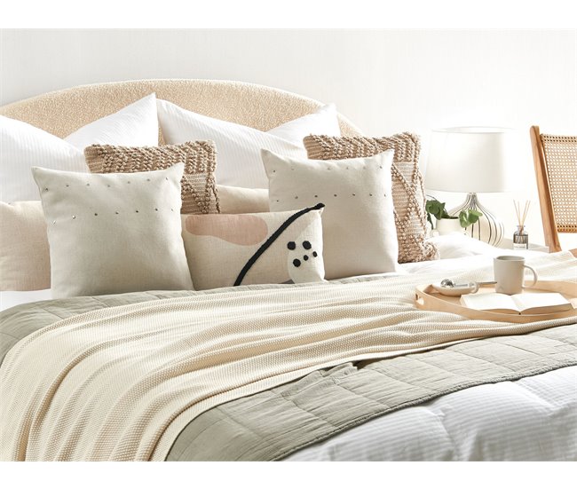 Beliani Cojín decorativo GAURA Beige