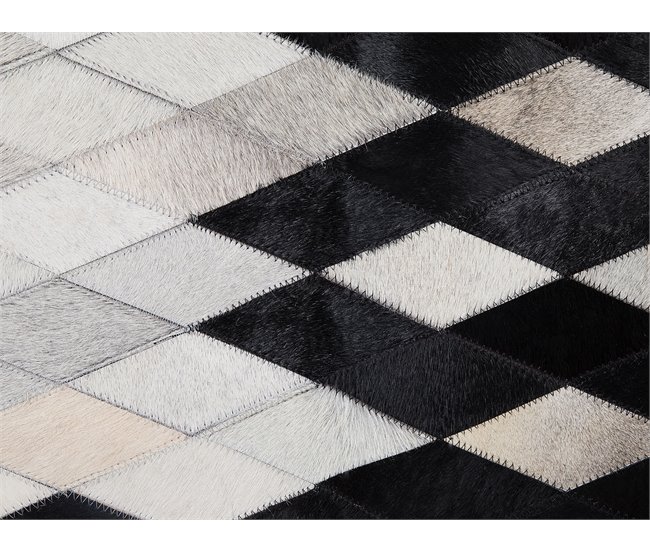 Beliani Alfombra de pelo corto MALDAN 140x200 Beige