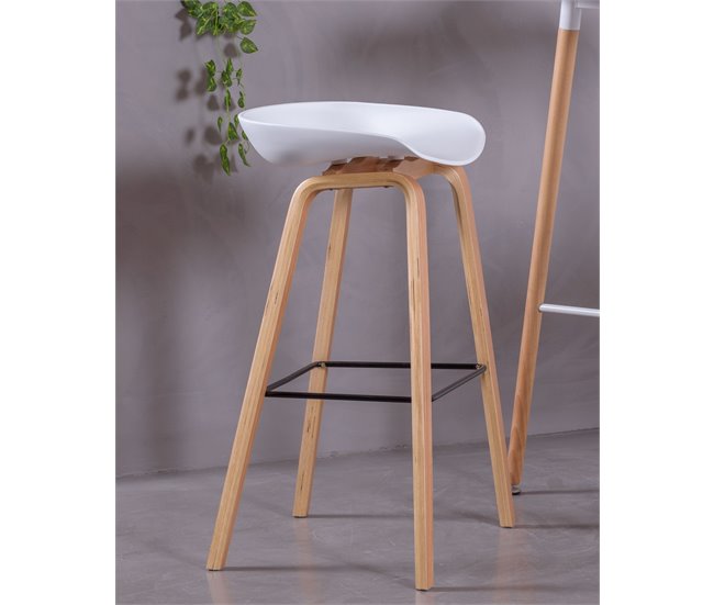 Taburete nórdico con patas de madera de haya  - Daxer Blanco