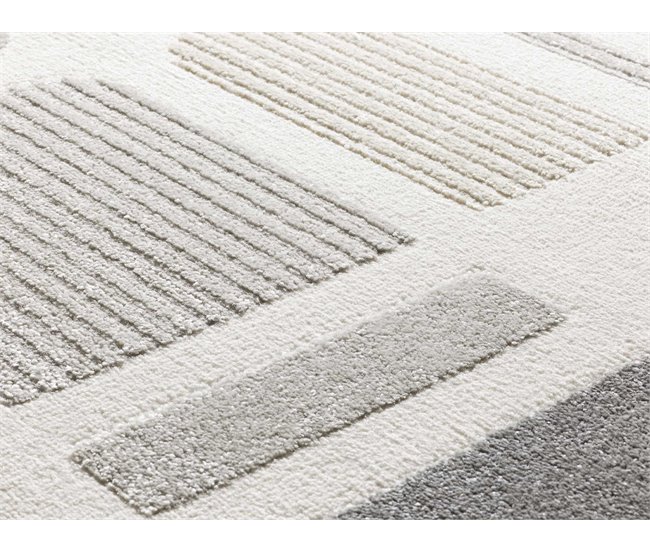 Alfombra geométrica con relieve FLORA - ATTICGO 133x190 Plateado