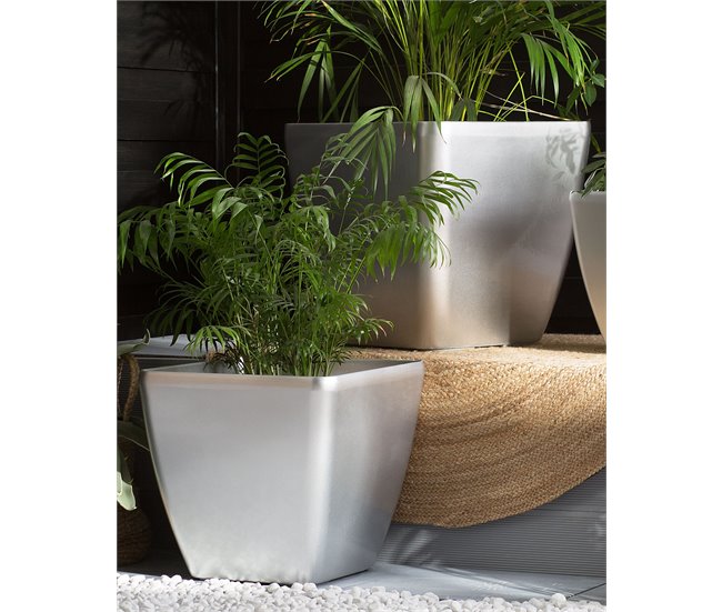 Beliani Maceta ASTRAS Plateado