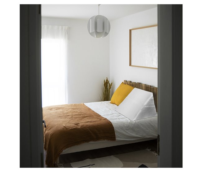 Acomoda Textil – Almohada de Lectura en Forma de Cuña. Blanco
