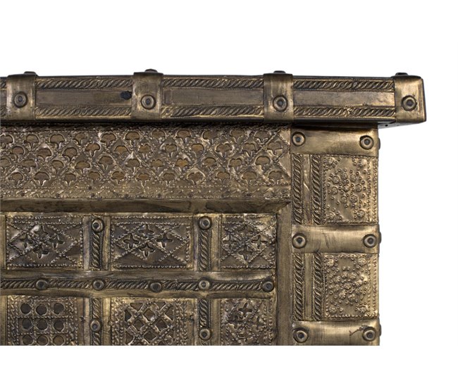 Cofre de madera maciza y latón repujado, acabado envejecido Dorado