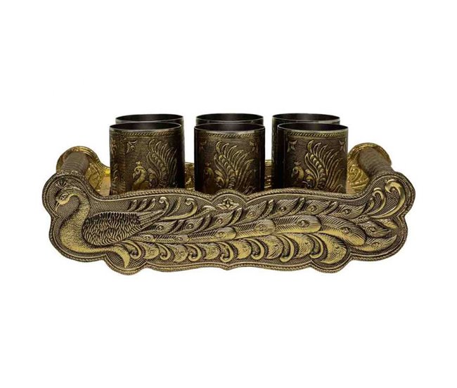 Bandeja de metal repujado Dorado