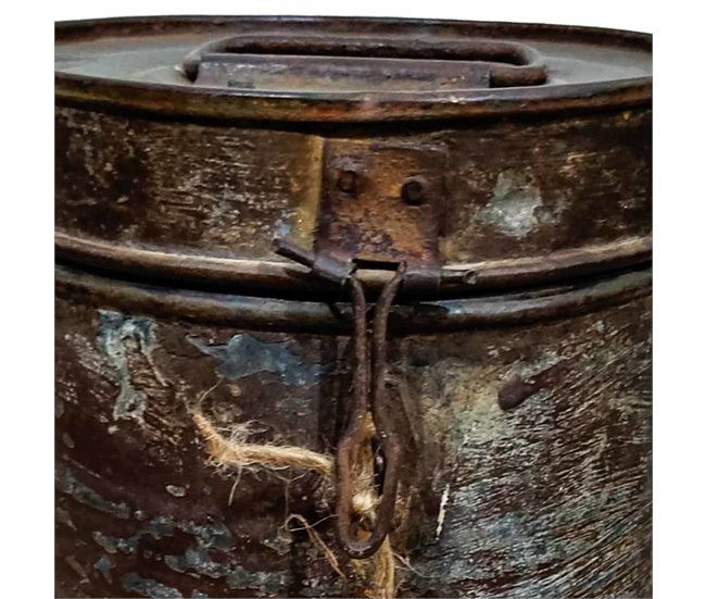 Bidón de metal Marron