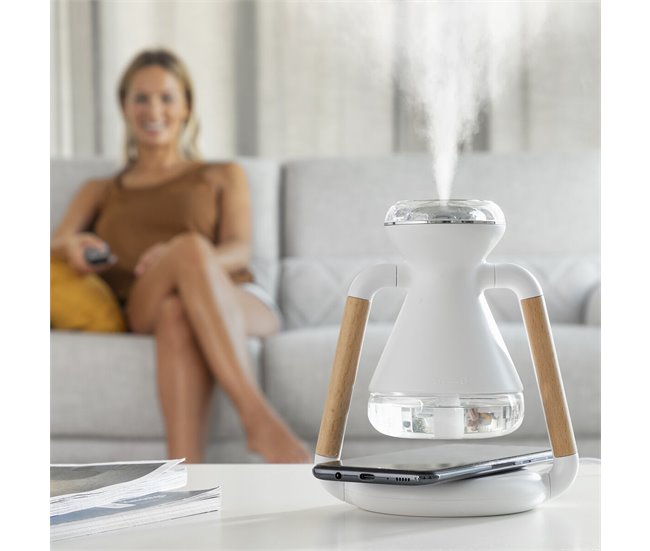 Humidificador Difusor de Aromas y Cargador Inalámbrico 3 en 1 Multicolor