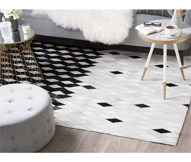Beliani Alfombra de pelo corto MALDAN 140x200 Beige