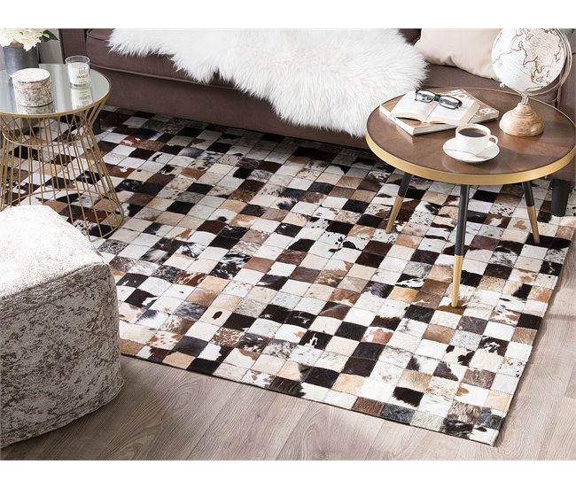 Beliani Alfombra de pelo corto CERLI 140x200 Beige