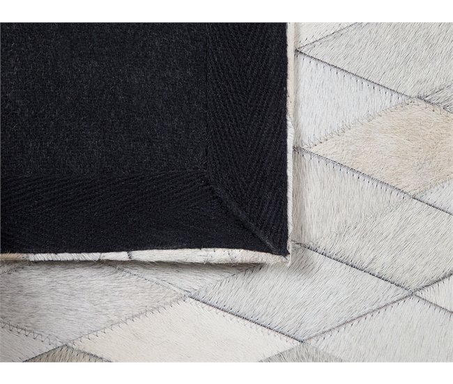 Beliani Alfombra de pelo corto MALDAN 140x200 Beige