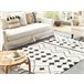 Beliani Alfombra de pelo corto KHEMISSET 140x200 Blanco/ Beige