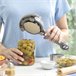 Abrebotes Regulable Multifunción de Tarros, Latas y Botellas Gris