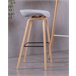 Taburete nórdico con patas de madera de haya  - Daxer Gris Claro