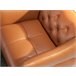 Sillón tapizado en piel con capitoné Marron Claro